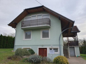 Egervári Béres Vendégház-Tetőtéri apartman